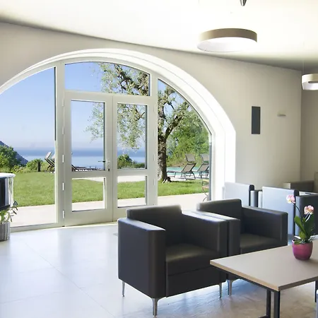 卡巴勒比尼酒店 加尔达