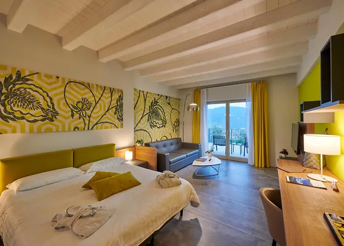 卡巴勒比尼酒店 加尔达