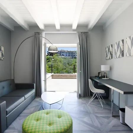 卡巴勒比尼酒店 加尔达