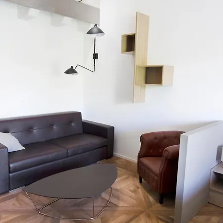 卡巴勒比尼酒店 加尔达