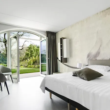 卡巴勒比尼酒店 4* 加尔达