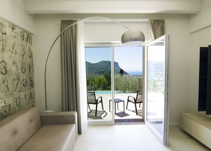 Ca' Barbini Hotel Garda (Verona)