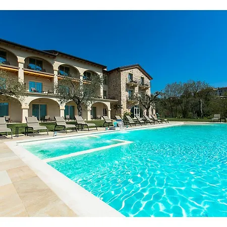 Ca' Barbini 4* Garda (Verona)
